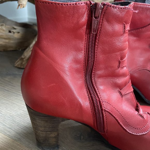 Miz Mooz Red Ankle Boot Barcelona Collection Size 7 (37.5) - Picture 11 of 13
